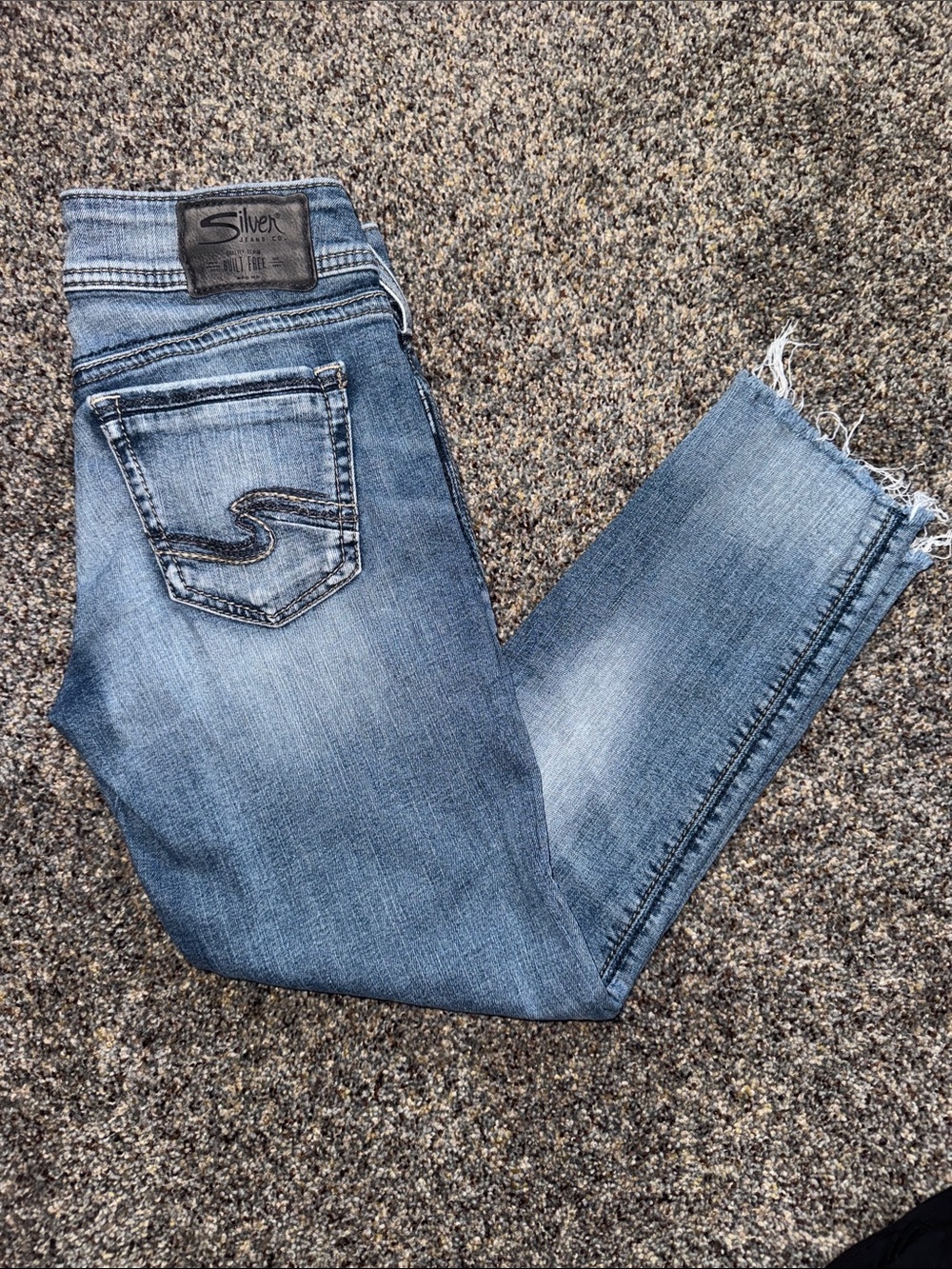 Silver Jeans Co SUKI skinny CROP jeans